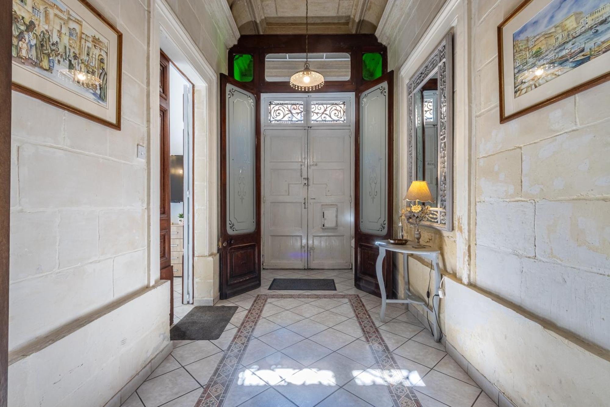 Cozy Carisma Lodging - Central, New And Independent Studio Apartment Sliema Exteriör bild